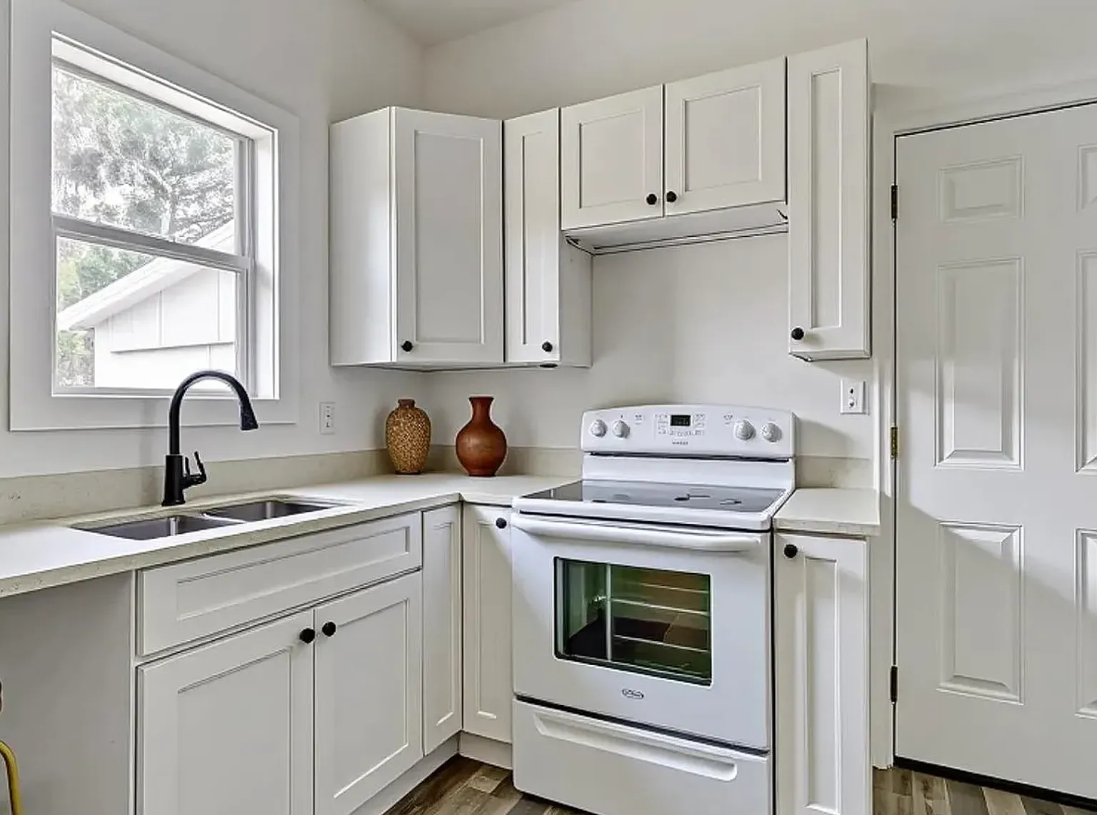 3 bed, 960 sqft, $1,400 — Photo 2