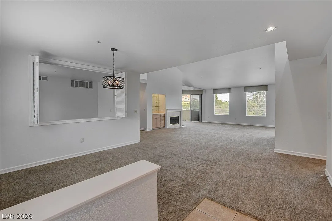 2 bed, 2.0 bath, 1948 sqft, $2,600 — Photo 3