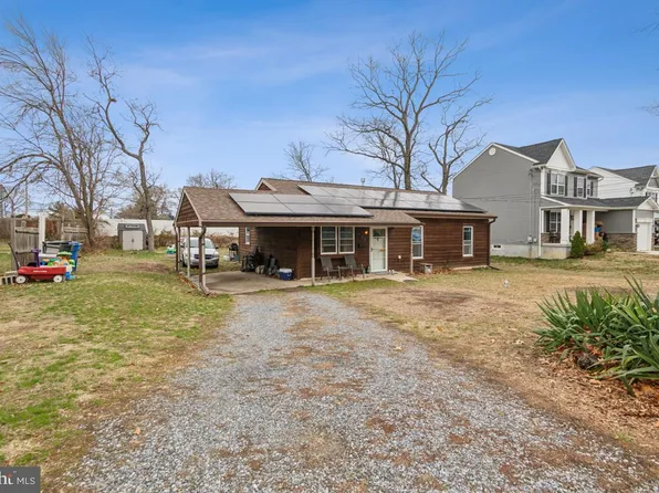 607 Lakehurst Ave, National Park, NJ 08063
