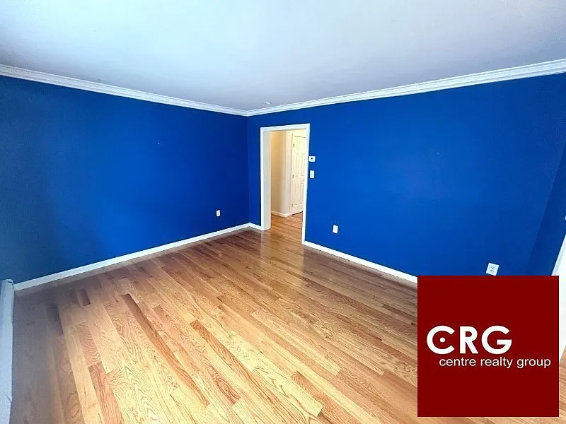 3 bed, 1.0 bath, 1000 sqft, $3,200 — Photo 2