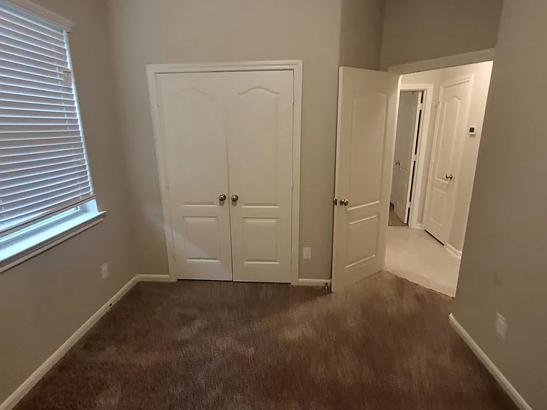 6411 Hunters Way Ln — Photo 6