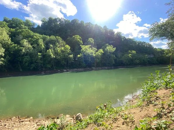 20 Riverbend Rd, Burkesville, KY 42717
