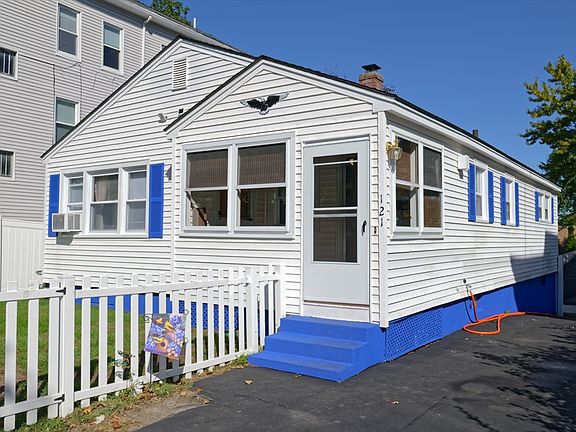3rd image of 121 Pilgrim Ave
