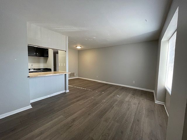 1st image of 444 S Ashland Ave #B-05