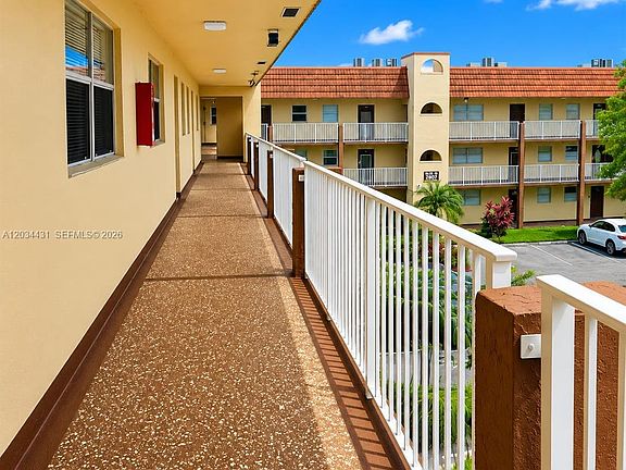 5th image of 2801 N Pine Island Rd APT 304