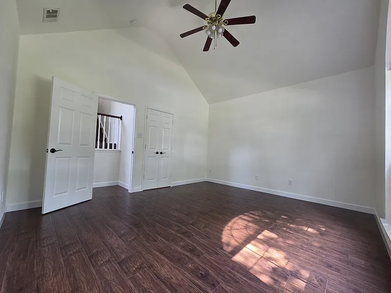6917 Barbican Dr — Photo 7