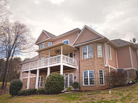 2nd image of 460 Peaks View Dr