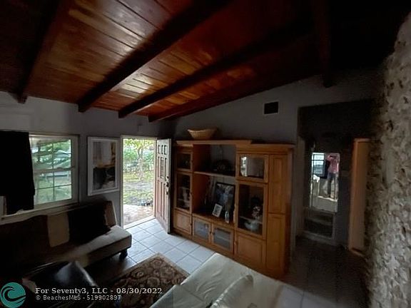 4th image of 1523 NW 5th Ave