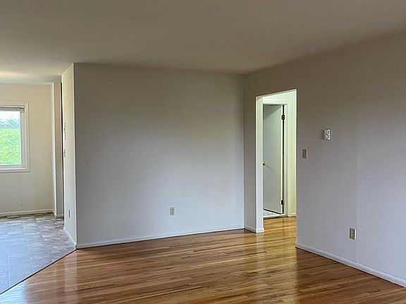 4th image of 954 Schopmann Dr #D