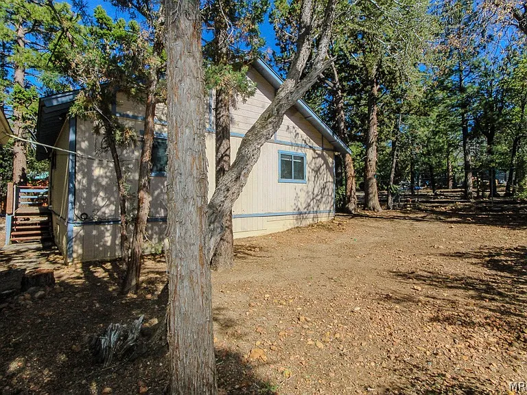 376 Santa Barbara Ave — Photo 24