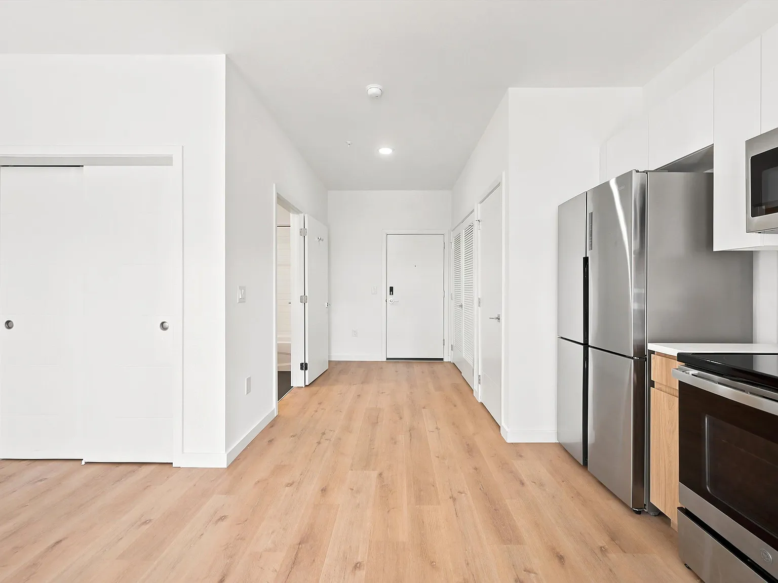 Studio, 413 sqft, $1,130 — Photo 3
