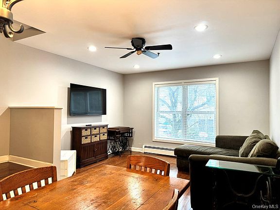 4th image of 11 Livingston Manor #11