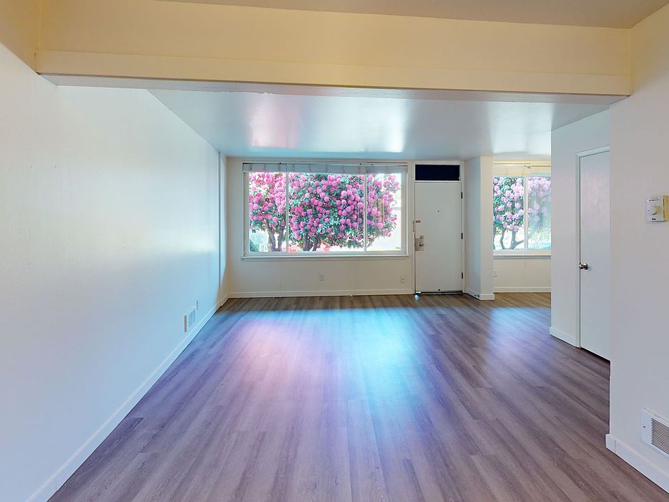 1st image of 1940 Yale Ave E APT 27