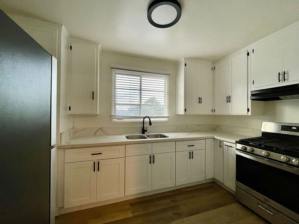 1st image of 4078 West Blvd #D1c