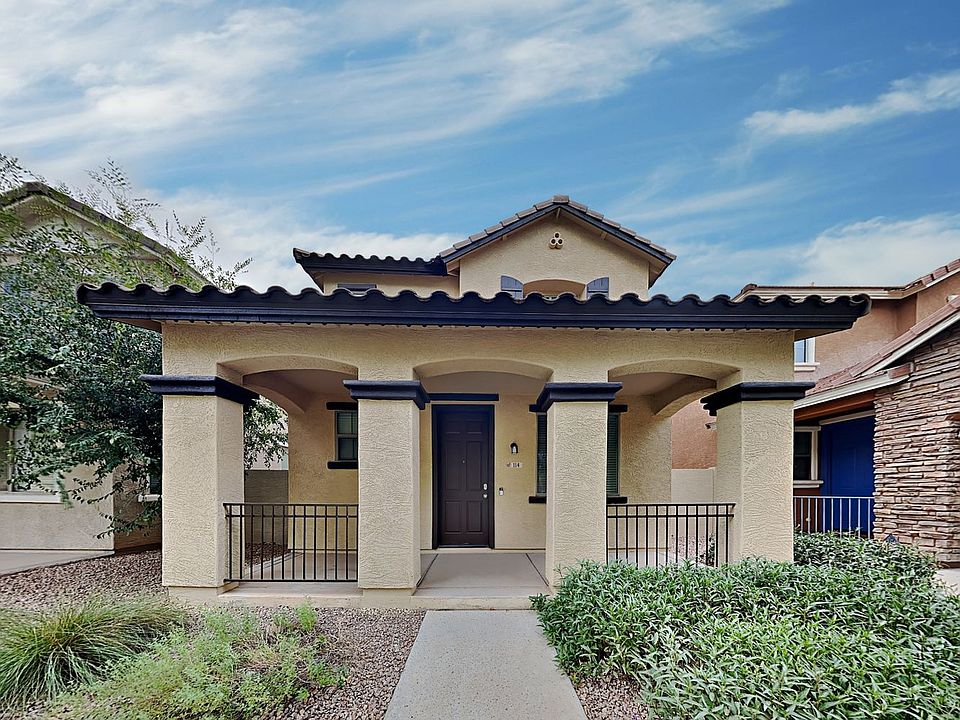 1st image of 114 E Palomino Dr