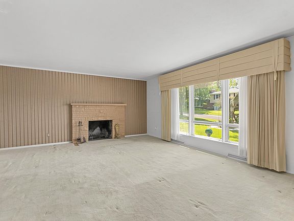 5th image of 2123 W Sussex Dr