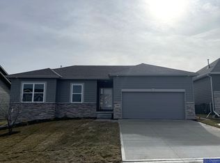 17805 Ogden St, Omaha, NE 68116