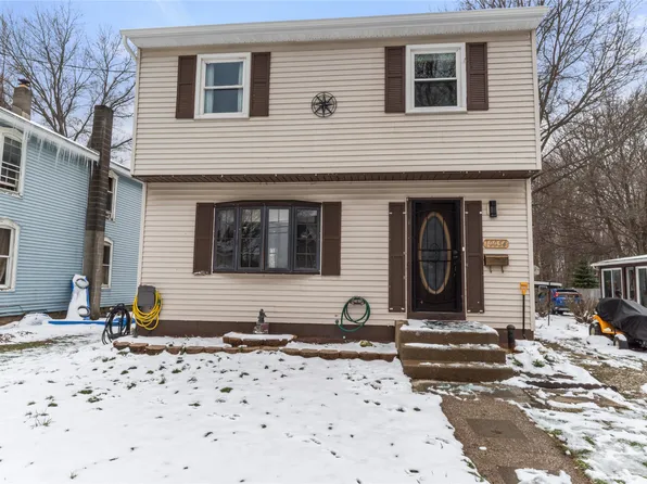 10054 Smith St, Lake City, PA 16423