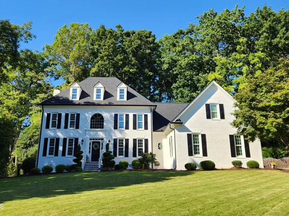 304 Versailles Dr, Cary, NC 27511
