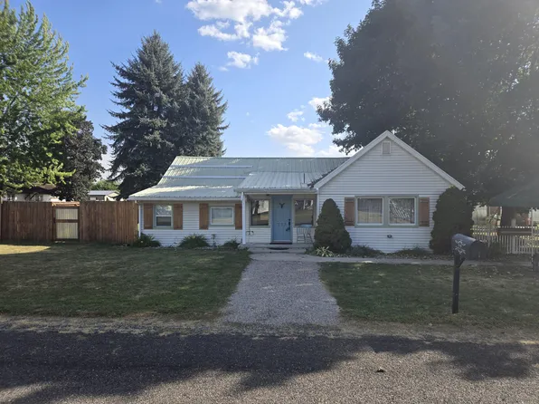 705 W Roberts Ave, Chewelah, WA 99109