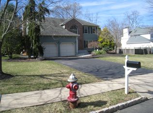 15 Brookdale Dr, Lawrence Township, NJ 08648