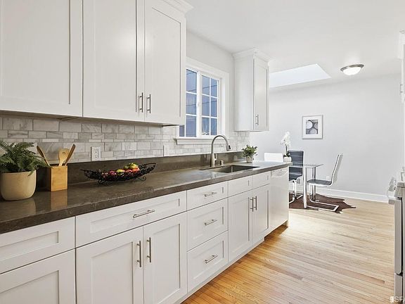 4th image of 178 Winchester St