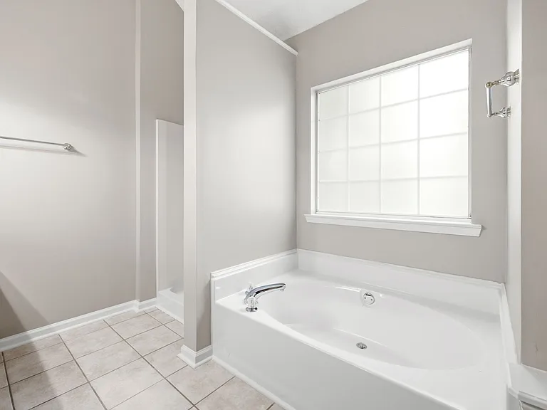 6330 N Glen Dr — Photo 26