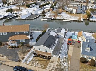 76 Alhambra Rd, Massapequa, NY 11758