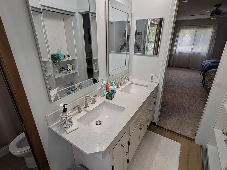 2755 Olive Ln N — Photo 15