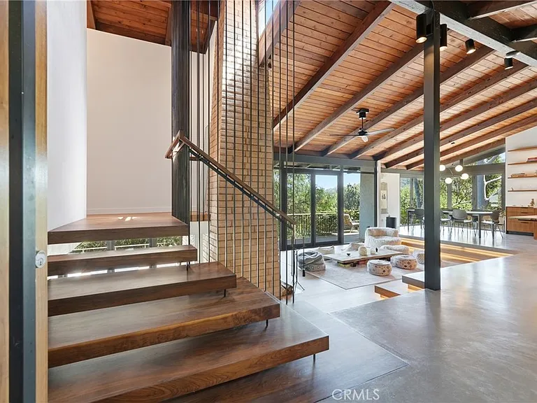 20110 Observation Dr — Photo 2