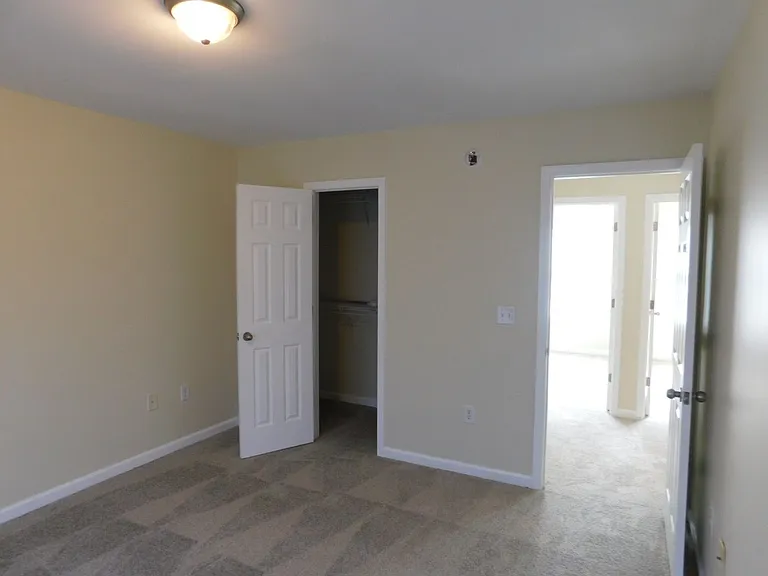 104 Apache Trl — Photo 17