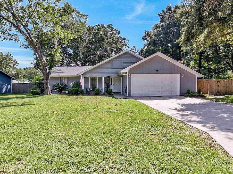 1st image of 7706 Beechwood Dr