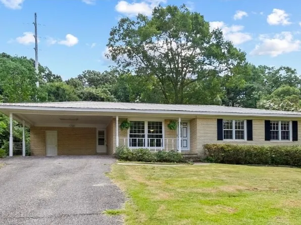 2837 Valley Crest Rd, Tuscaloosa, AL 35405