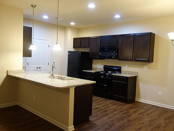 3rd image of 1304 Stella Ct