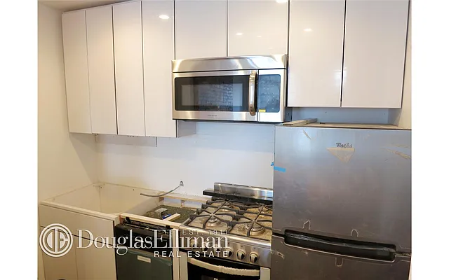 Rented by Douglas Elliman | media 24