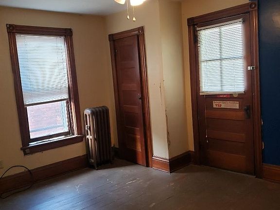 4th image of 815 N 18th St