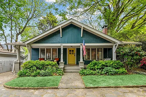 1052 Alta Ave NE Photo 1