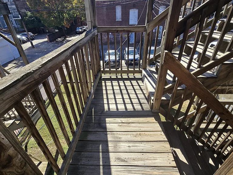501 W Grace St #B — Photo 13