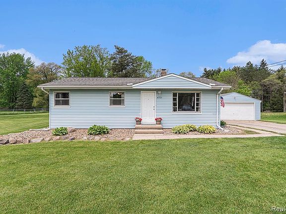 3rd image of 6207 E Hill Rd