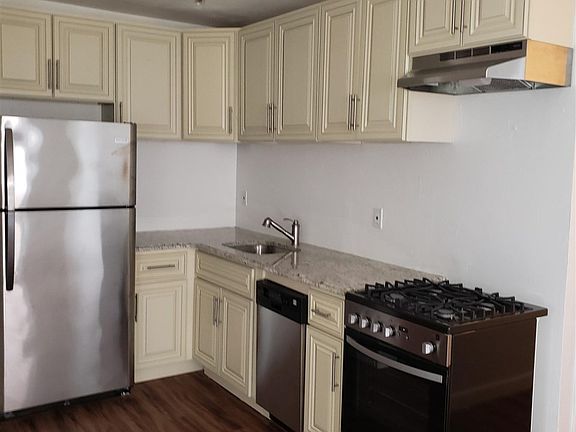 3rd image of 301 Clerk St #B