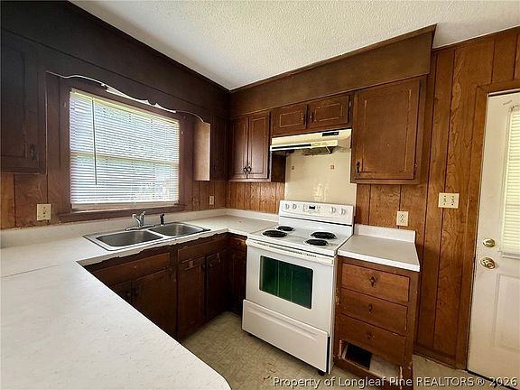 3rd image of 5707 Chisholm Trl
