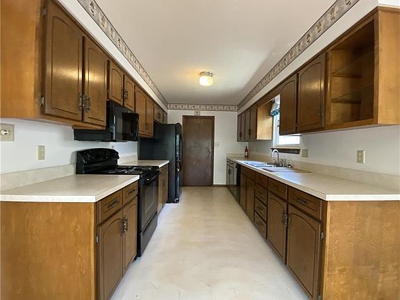 5th image of 3118 Iowa St