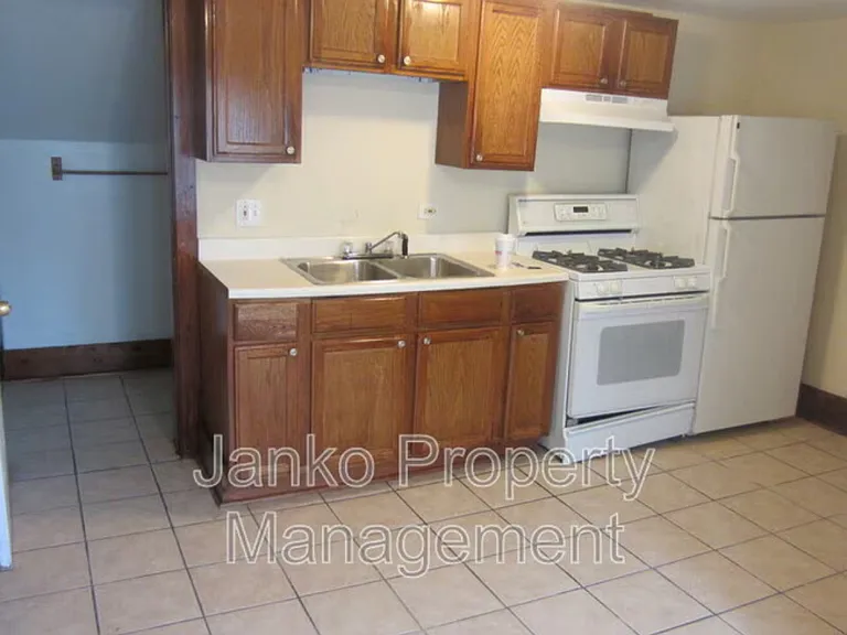 2855 E 82nd St #3F — Photo 3