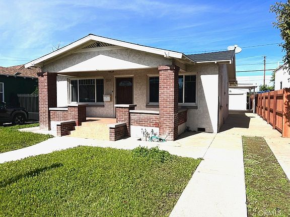 2nd image of 2909 Front St