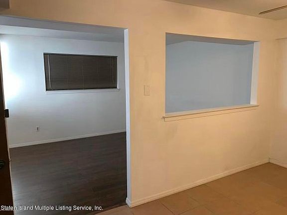 3rd image of 259 Grantwood Ave #2