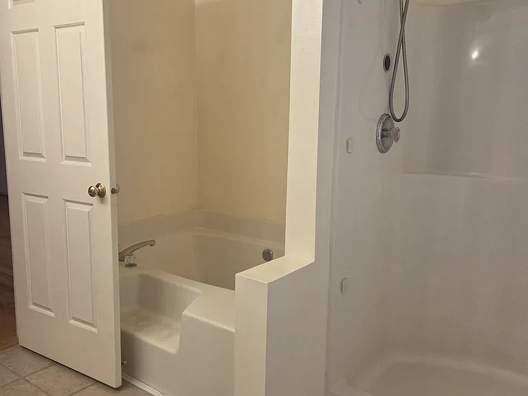 172 Kingston Dr — Photo 24
