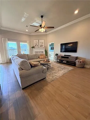 210 Hidden Cypress Dr — Photo 5