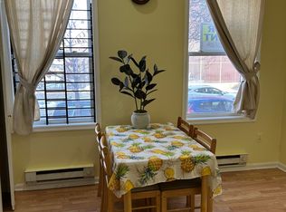 1820 Green St APT 1, Philadelphia, PA 19130