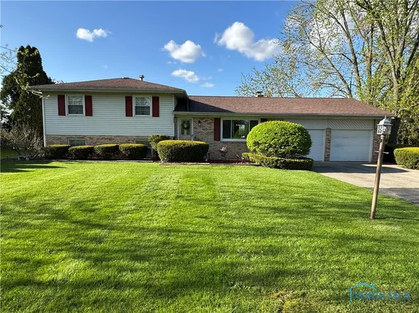 1883 Riverview Dr, Defiance, OH 43512