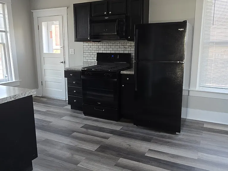 822 E River Dr #2 — Photo 5